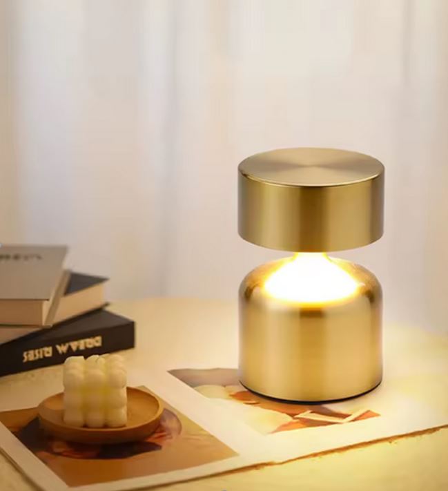 ARVO | Regulable en intensidad y temperatura, USB-C