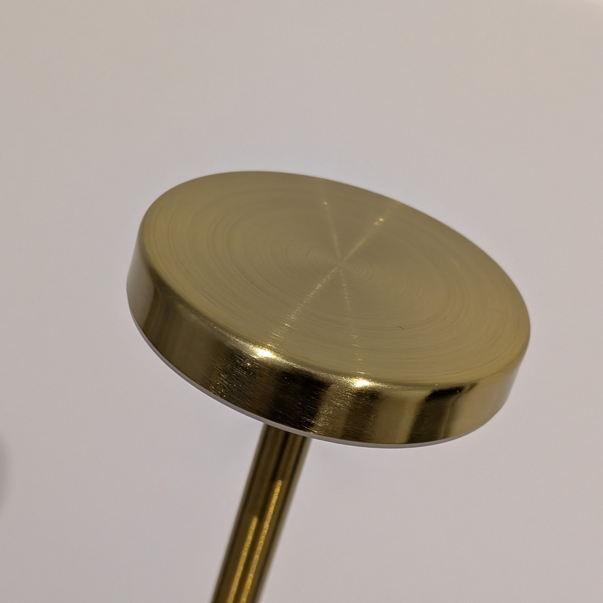 LOA | Regulable en temperatura e intensidad, USB-C