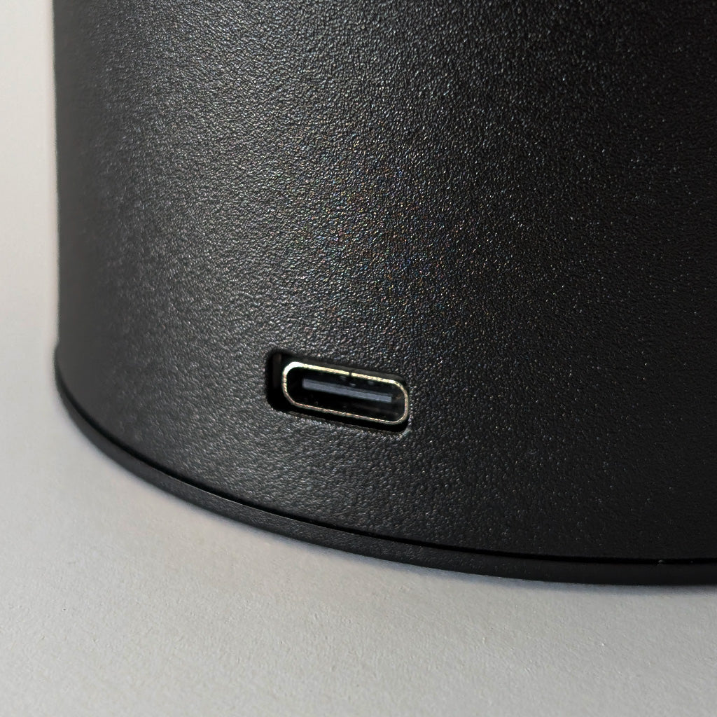 LOA | Regulable en temperatura e intensidad, USB-C