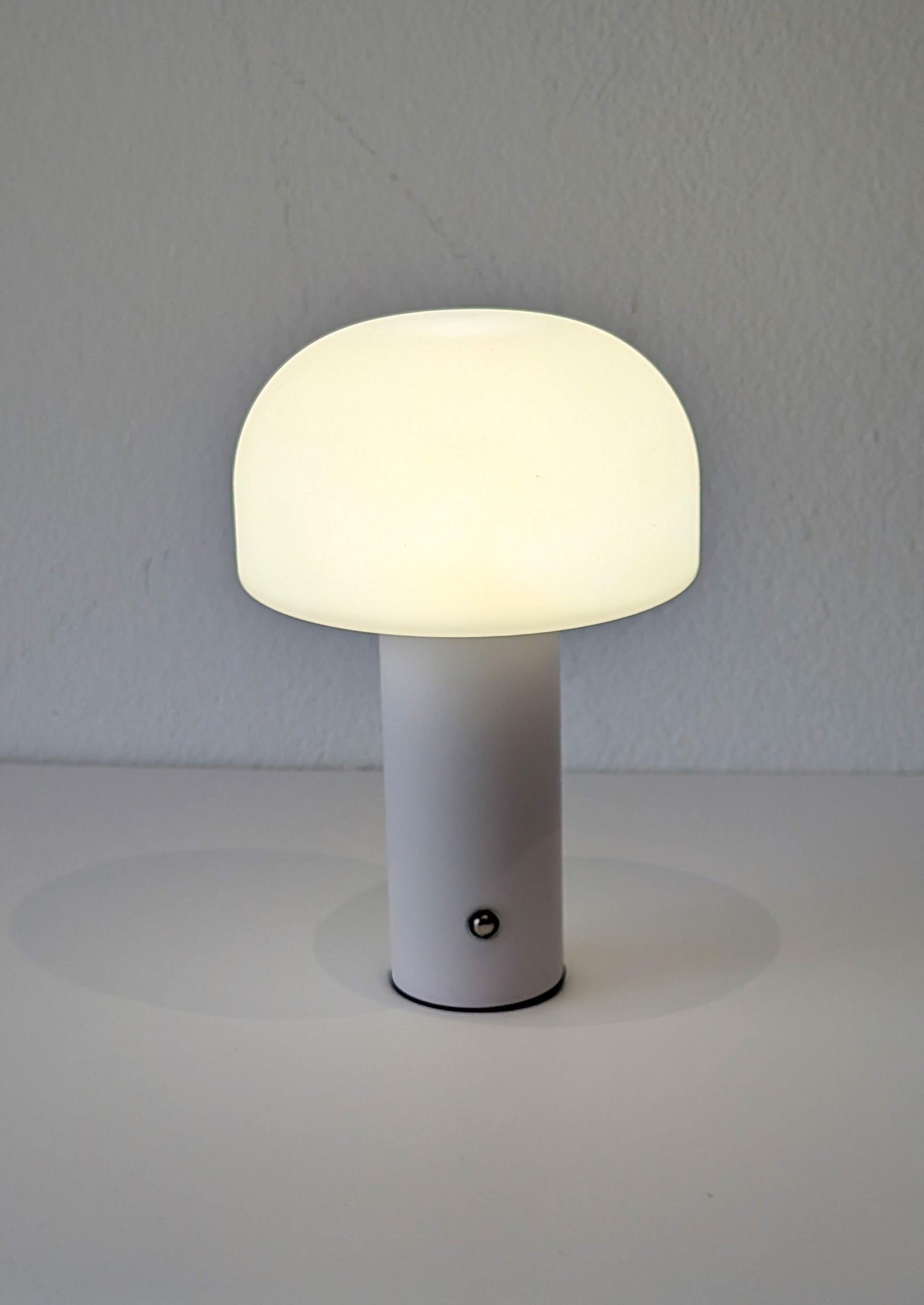 LUNA | Regulable en intensidad y temperatura, USB-C